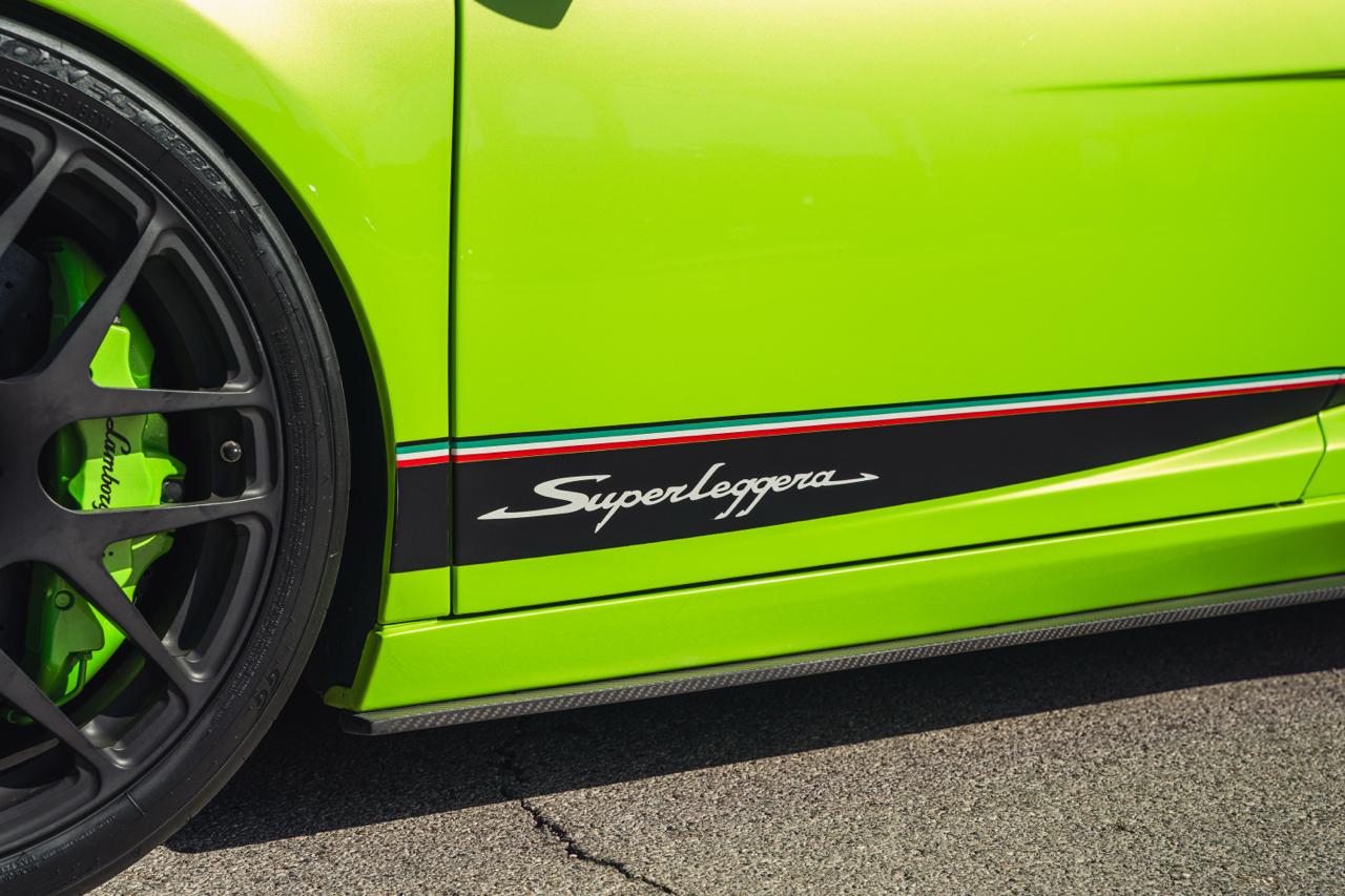 Superleggera side stripe decal detail on the Verde Ithaca bodywork