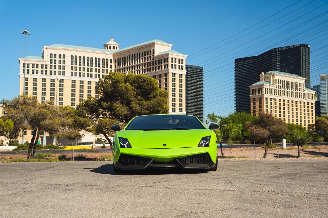 Gallardo Superleggera twin-turbo front three-quarter view at the Bellagio, Verde Ithaca exterior