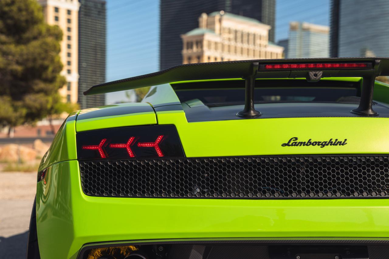 Gallardo Superleggera Y-shaped LED taillight and carbon fiber rear wing detail