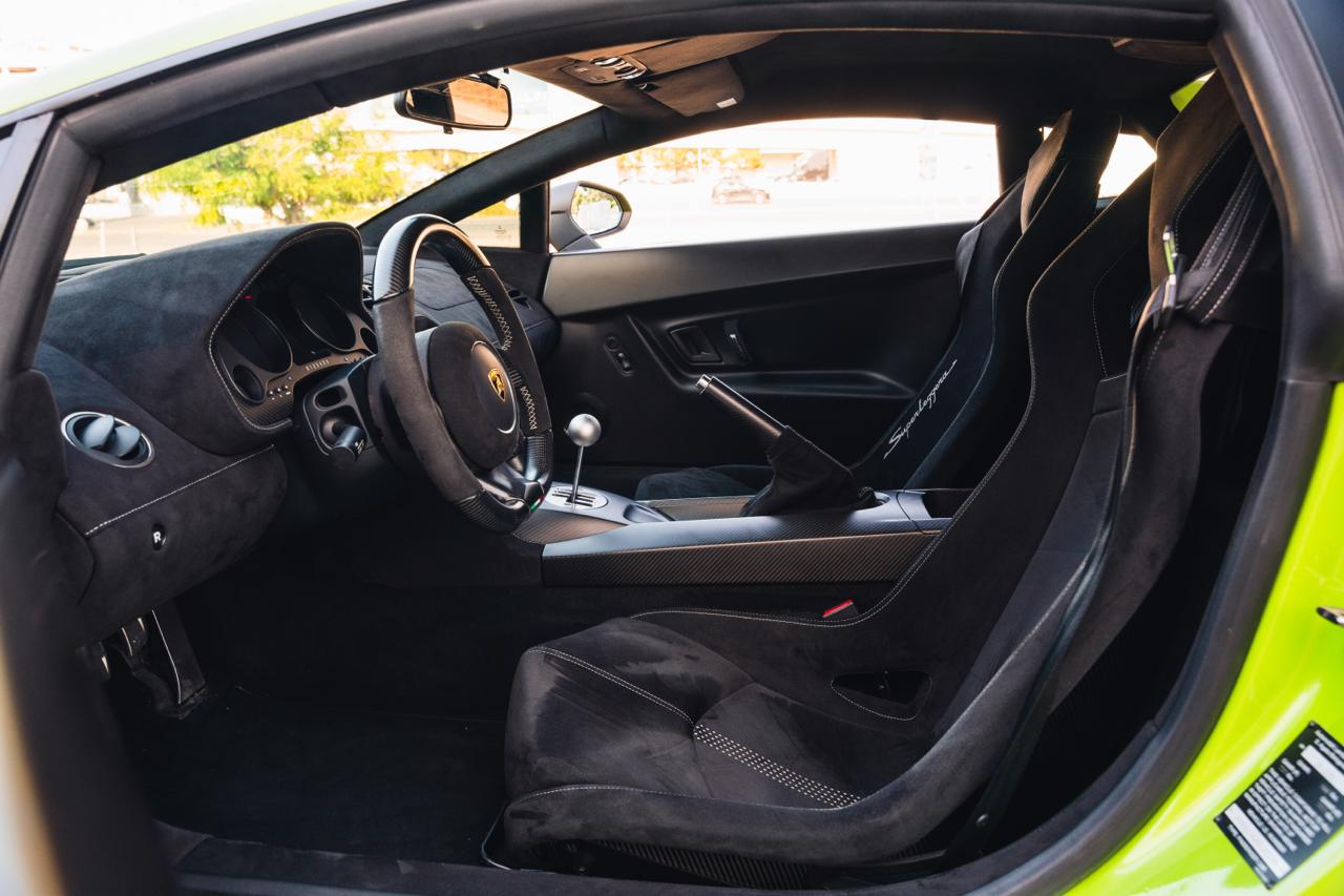 Gallardo Superleggera driver-side interior with Alcantara bucket seats